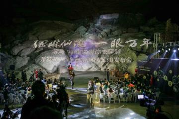 与不讲道理的女生谈恋爱，会拉低智商。因为她不讲道理，只能按错误方式生活。你说呢？